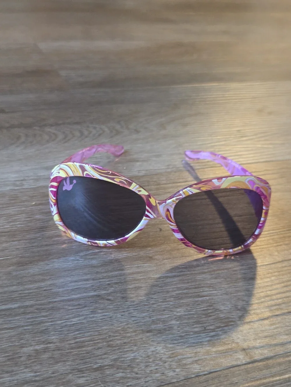 Vintage Y2K 2006 Wizards of Waverly Place Kids Pink Psychedelic Swirl Sunglasses